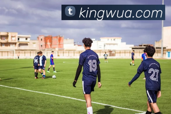 湖人队关键球员伤情更新或将影响季后赛首轮对阵形势